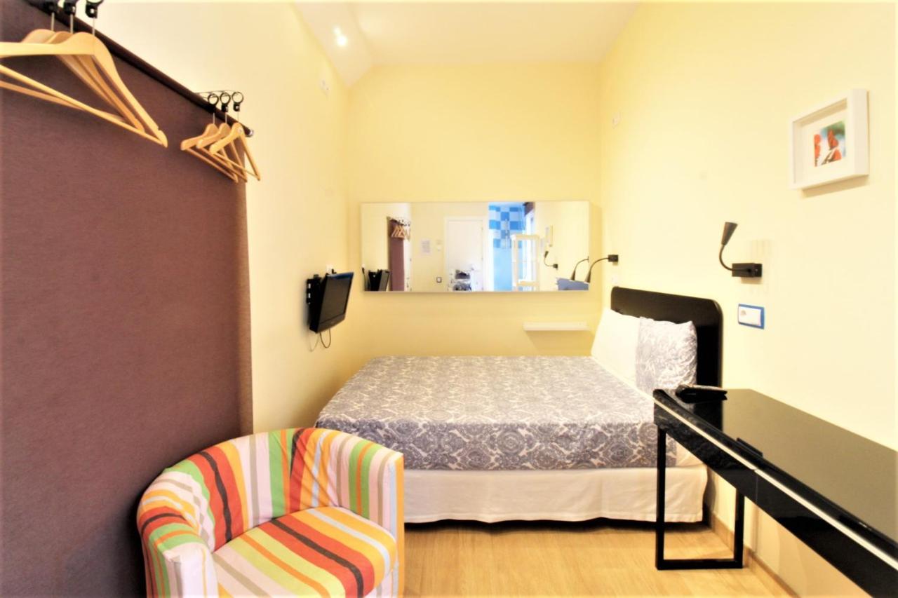 Hostal Arco Iris Madrid Ngoại thất bức ảnh