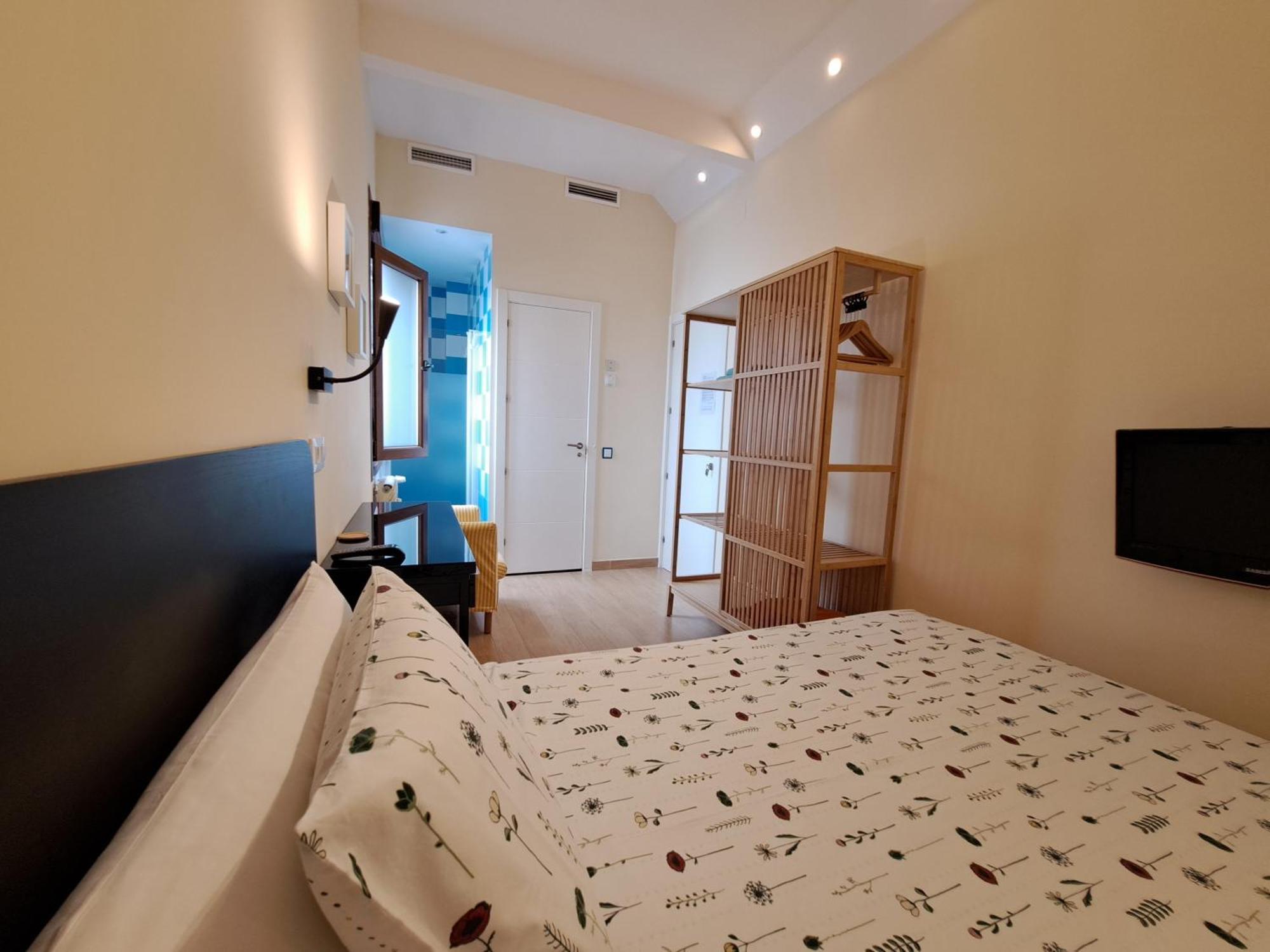 Hostal Arco Iris Madrid Ngoại thất bức ảnh